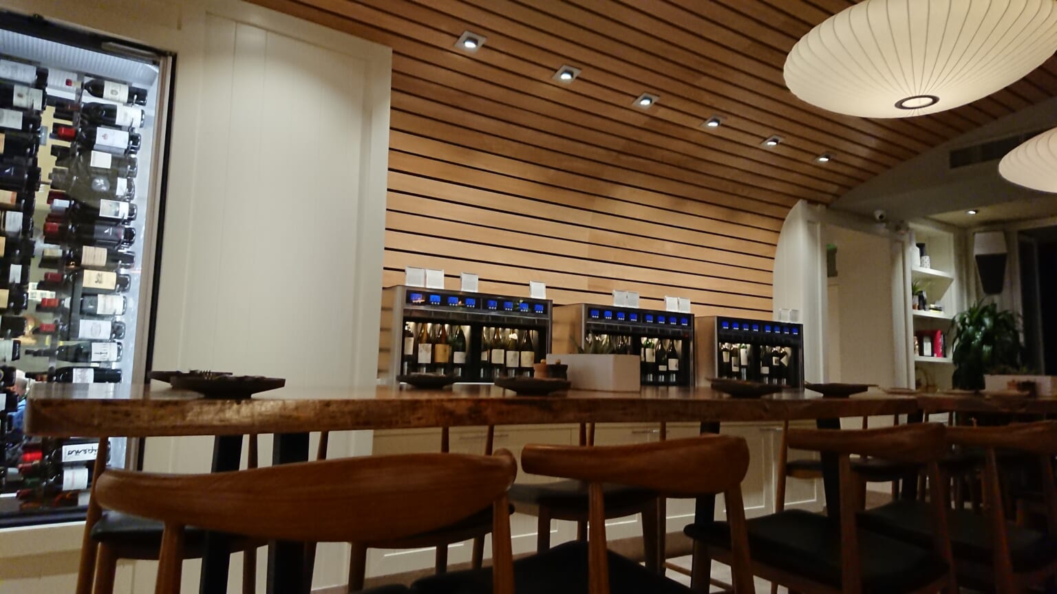 ワイン好き必見！ハワイで絶対に行っておきたいレストラン「アイランド・ヴィンテージ・ワイン・バー／Island Vintage Wine Bar