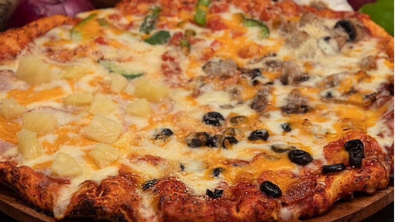 ハワイの懐かしの「マグースピザ／Magoo's Pizza」がカパフルで復活！