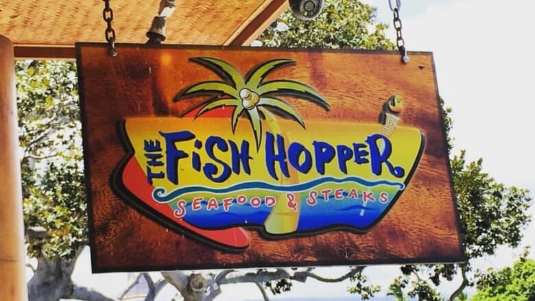 【ハワイ通レポ】ローカルも大絶賛！夕日を眺めながらディナーを楽しめるレストラン「フィッシュホッパー／Fish Hopper」を紹介