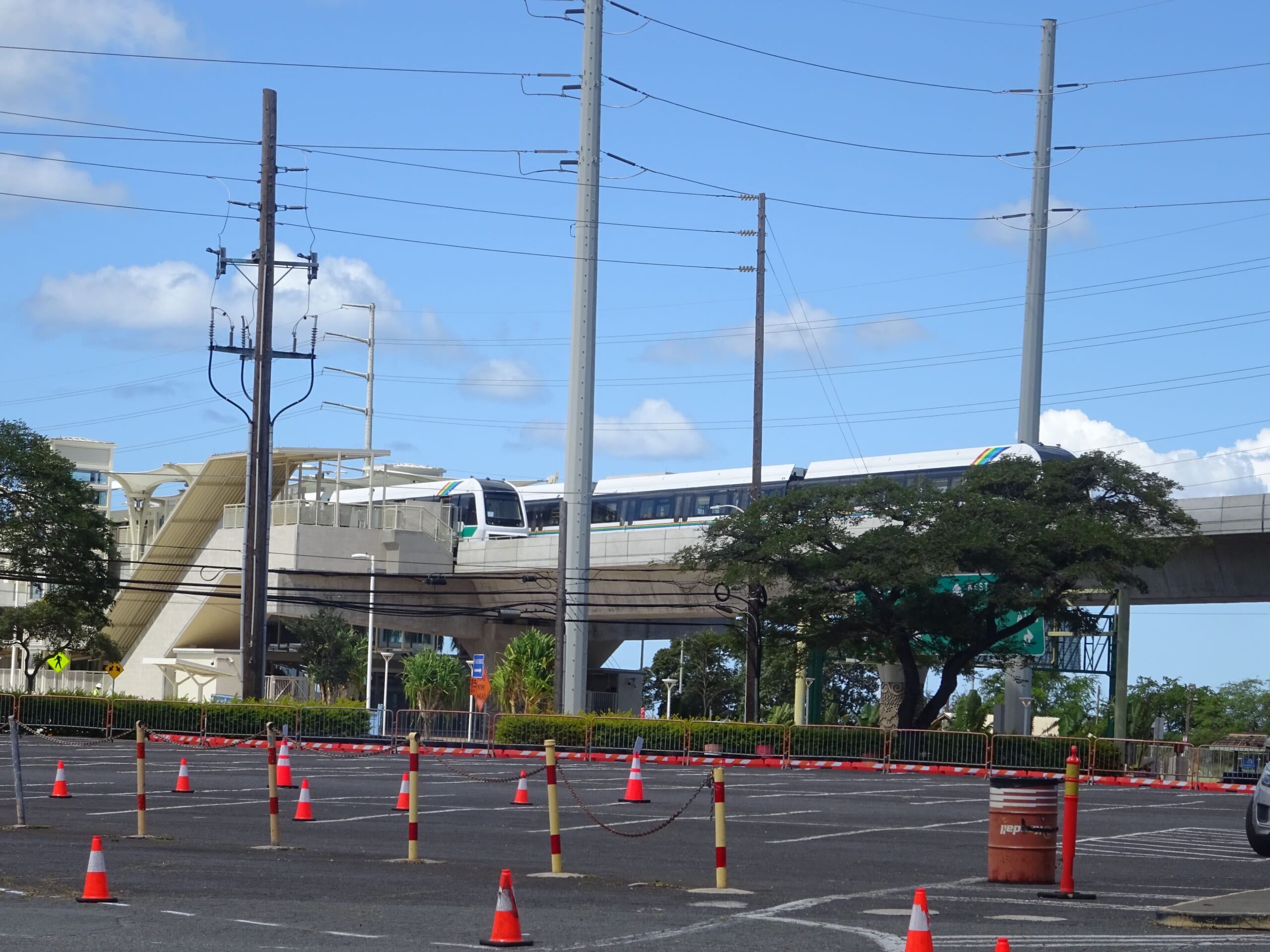 ４高速鉄道の駅-min