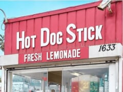 【ハワイ新店オープン情報】 パールリッジにオープン！ハワイのロカールに愛され続けてきた「Hot Dog on a Stick／ホットドッグ・オン・ア・スティック」