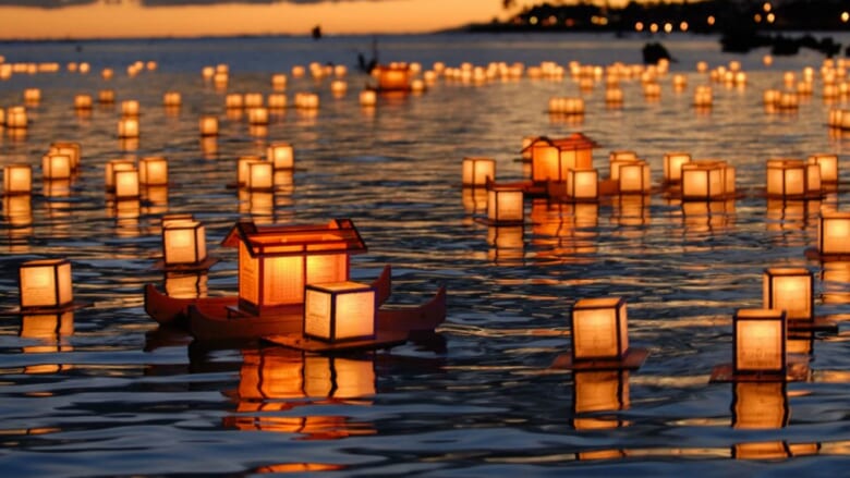 2021年も中止となった「ランタンフローティング・ハワイ／Lantern Floating Hawaii」とはどんなイベント？イベントに込められたメッセージをお届け