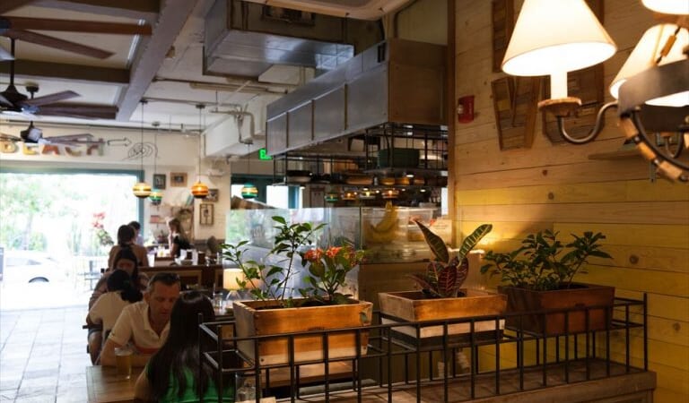 最旬オーガニックカフェでヘルシーグルメを味わおう