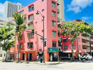 【ハワイの現地からレポート】内装がリニューアルした「カフェ・モリーズ」と「マグロ・スポット」をご紹介！