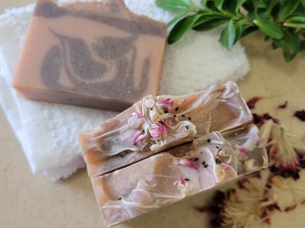 ハワイの旅を想い出す・・優しい香りの手作りソープ