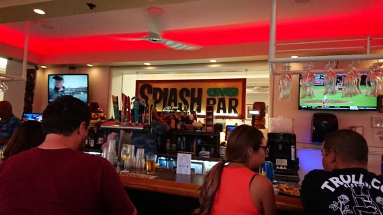 ハワイ到着日に行くカジュアルレストラン「Splash Bar／スプラッシュ・バー」