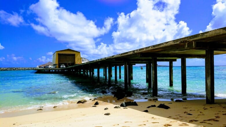 桟橋の下が絶景スポット！ハワイの「MAKAI RESEARCH PIER／マカイ・リサーチ・ピア」をご紹介
