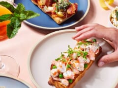 カクテルラウンジ「ELEVEN」がフードランドファームズ・アラモアナにオープン