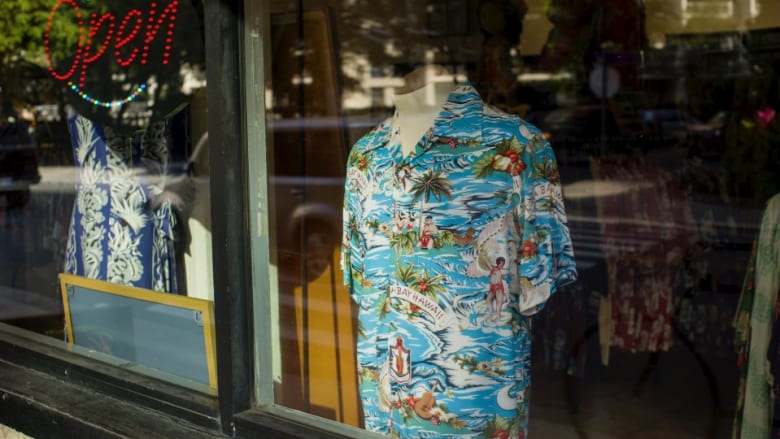遂に再オープン!昔ながらの製法を守り続けるアロハシャツブランドKona Bay Hawaii