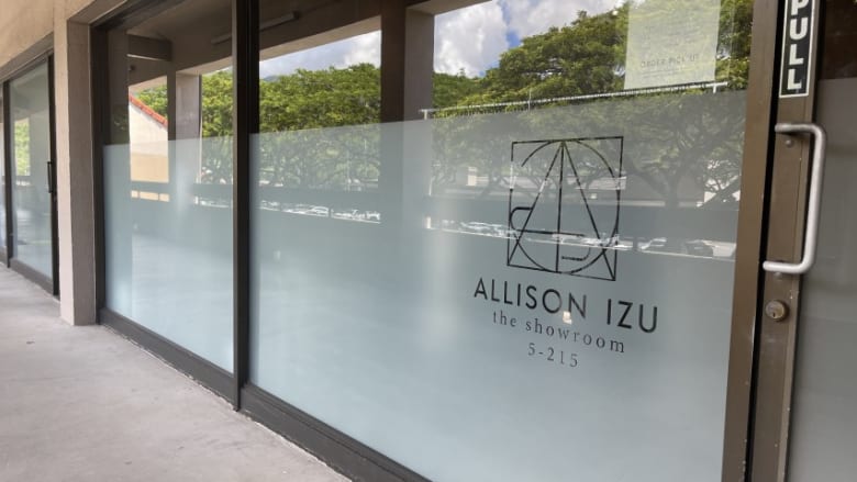 マノアマーケットプレイスに直営店がニューオープン!様々なボディータイプにフィットするインクルーシブ・アパレルブランド、Allison Izu