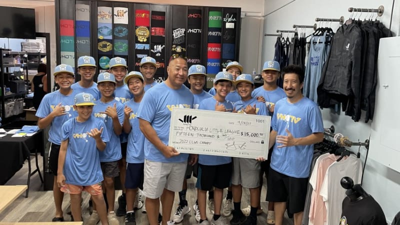 大人気のTシャツブランド、Aloha Revolutionが地元少年野球チームのためにファンドレイザーTシャツを制作!