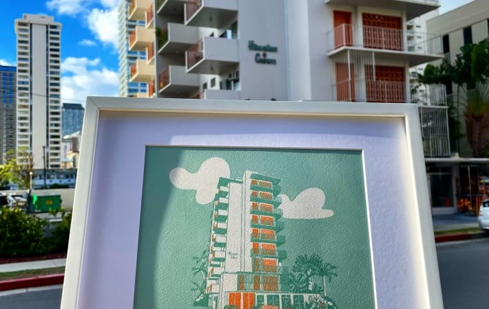 ホノルルのミッドセンチュリーモダン建築物を描く、異色のイラストレーターMatías Solario