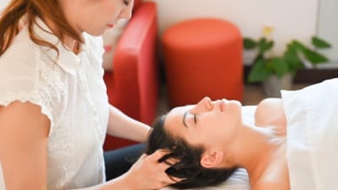 美容家、勝木美千子の奏でる癒し「ルアナワイキキ」