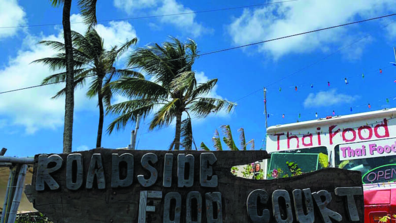 Kahuku Roadside Food Court and Trucks/カフク・ロードサイド・フードコート・アンド・トラック