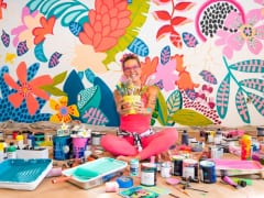 カラフルで美しいハワイを伝えたい！カイルア在住アーティストSuzanne Jennerich