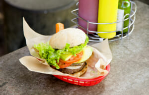 ハワイで一度は味わってみたいグルメバーガーのお店4選
