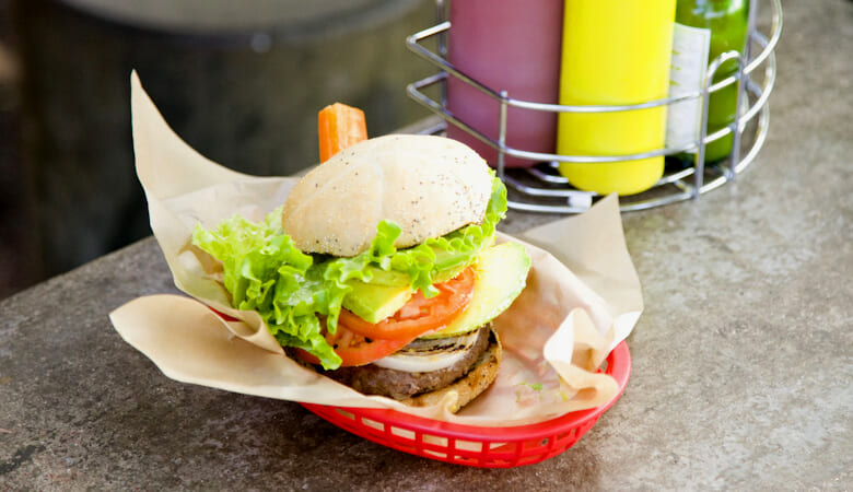 ハワイで一度は味わってみたいグルメバーガーのお店4選