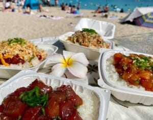 ワイキキビーチでテイクアウトランチを楽しむならこのお店