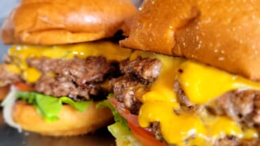 世界最大級の口コミサイトで人気のハンバーガーショッブ