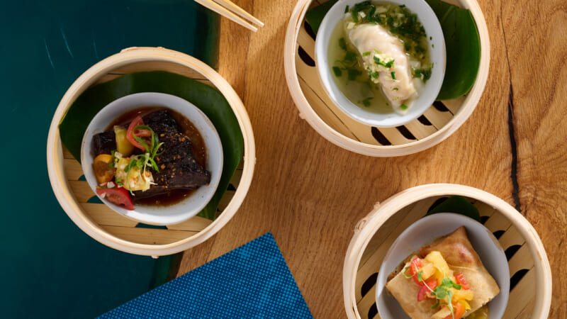 ライブミュージックを楽しみながら食事ができるレストラン4選